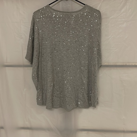 Top - Picture 2 of 3